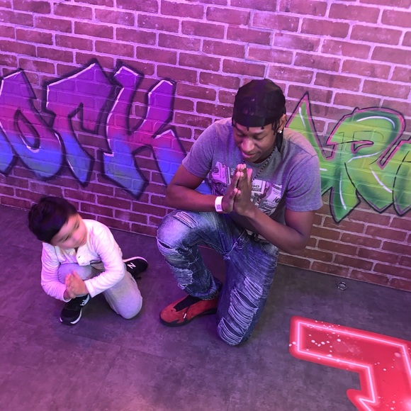 Meet your Posher, Larry - Picture 7 of 7